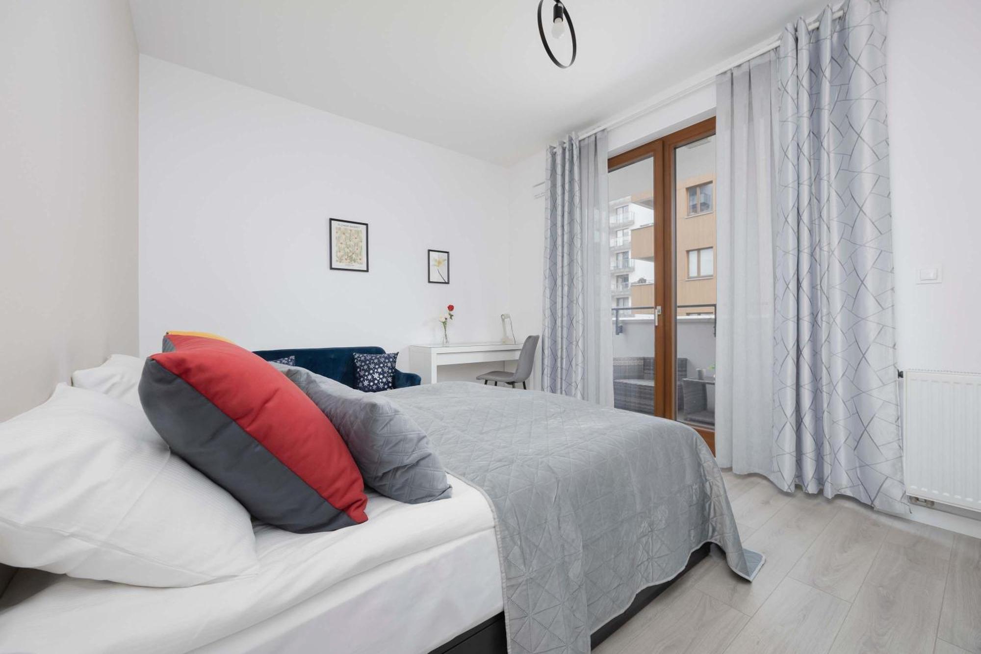 Family Cybernetyki With Ac And Parking By Renters Apartmán